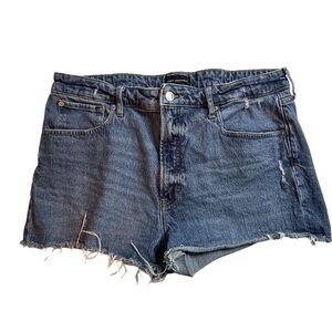 Free Assembly Women's High-Rise Distressed Denim Shorts Size 16 Blue‎